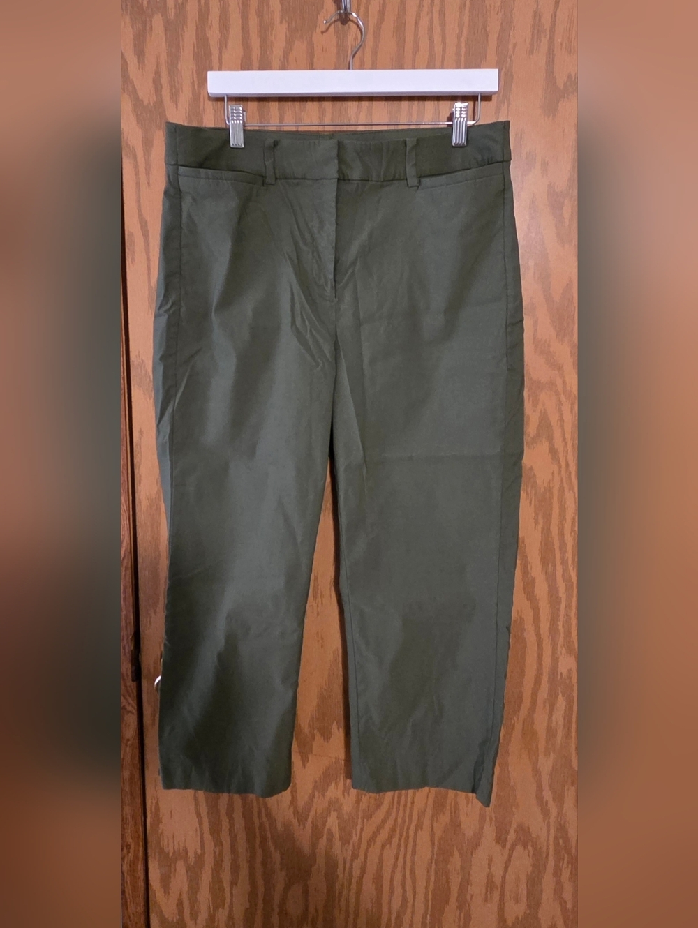 Lane Bryant Women's Capri Dress Pants - Size 16 - Olive Green